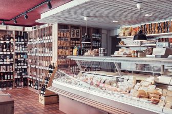 Wer etwas auf seinen Käse & Wein hält, kauft im Chäsbueb Zollikon ein.