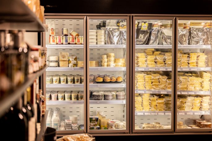 Das charmante Käsefachgeschäft überzeugt nicht nur mit einem harmonischen Ambiente sondern mit seinen ambitionierten Chäsmeitschi.