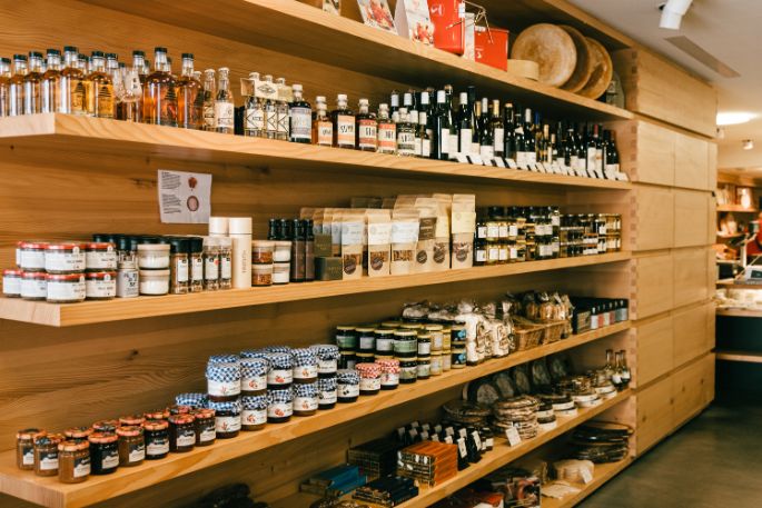 Chäsbueb hat nebst der grossartigen Auswahl an Käse auch ein grosses perfekt abgestimmtes Ergänzungssortiment.